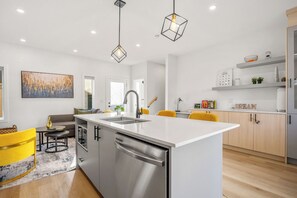 Private kitchen - New 1500 ft² Home w/ AC & Garage | 7 mins to DT (Calgary)