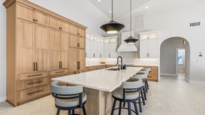 Fridge, stovetop, coffee/tea maker, toaster - Dream Getaway on Marco Island! (Marco Island)