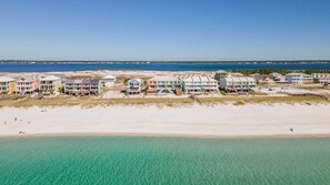 On the beach, sun-loungers, beach towels - Beauty And The Beach (Navarre Beach)