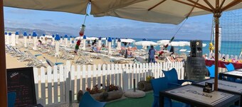 Apartment 30 meters from the beach