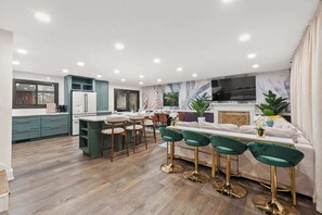 Interior - Pickball & Basketball|Pool|HotTub|GameRoom|FirePit (Columbus)