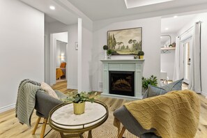 Interior - The Sunset Suite - Peaceful 2bd, 2bth Retreat in Cambridge, ON (Cambridge)