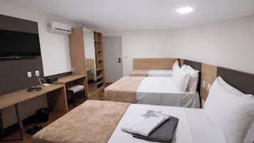 Quarto quádruplo superior | Ferros/tábuas de passar roupa, Wi-Fi de cortesia