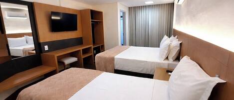 Superior Triple Room | Iron/ironing board, free WiFi