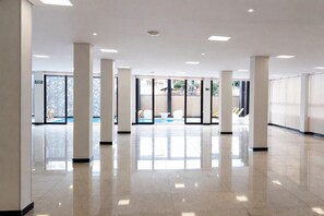 حمّام سباحة خارجي