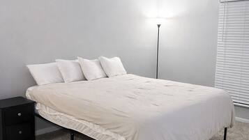 2 chambres, fer et planche à repasser, Wi-Fi, draps fournis