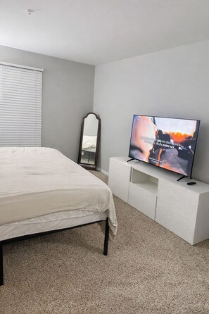 2 habitaciones, tabla de planchar con plancha, wifi y ropa de cama 