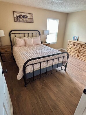 2 habitaciones, wifi gratis y ropa de cama 