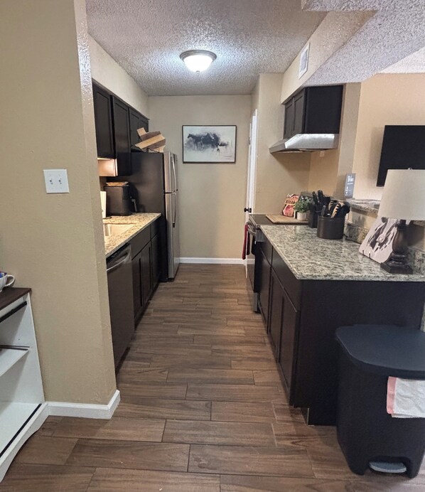Fridge, microwave, oven, stovetop