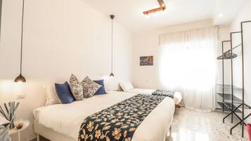 1 bedroom, internet, bed sheets