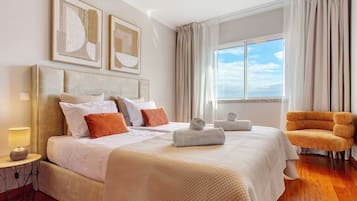 1 dormitorio, tabla de planchar con plancha, wifi y ropa de cama