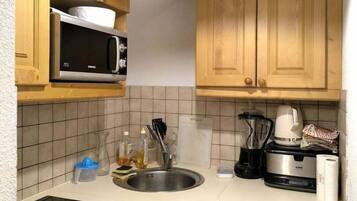 Refrigerador, microondas, horno y lavavajillas