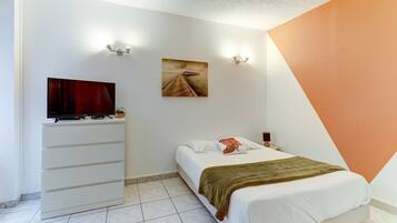 1 soverom, strykejern/-brett, wi-fi (inkludert) og sengetøy