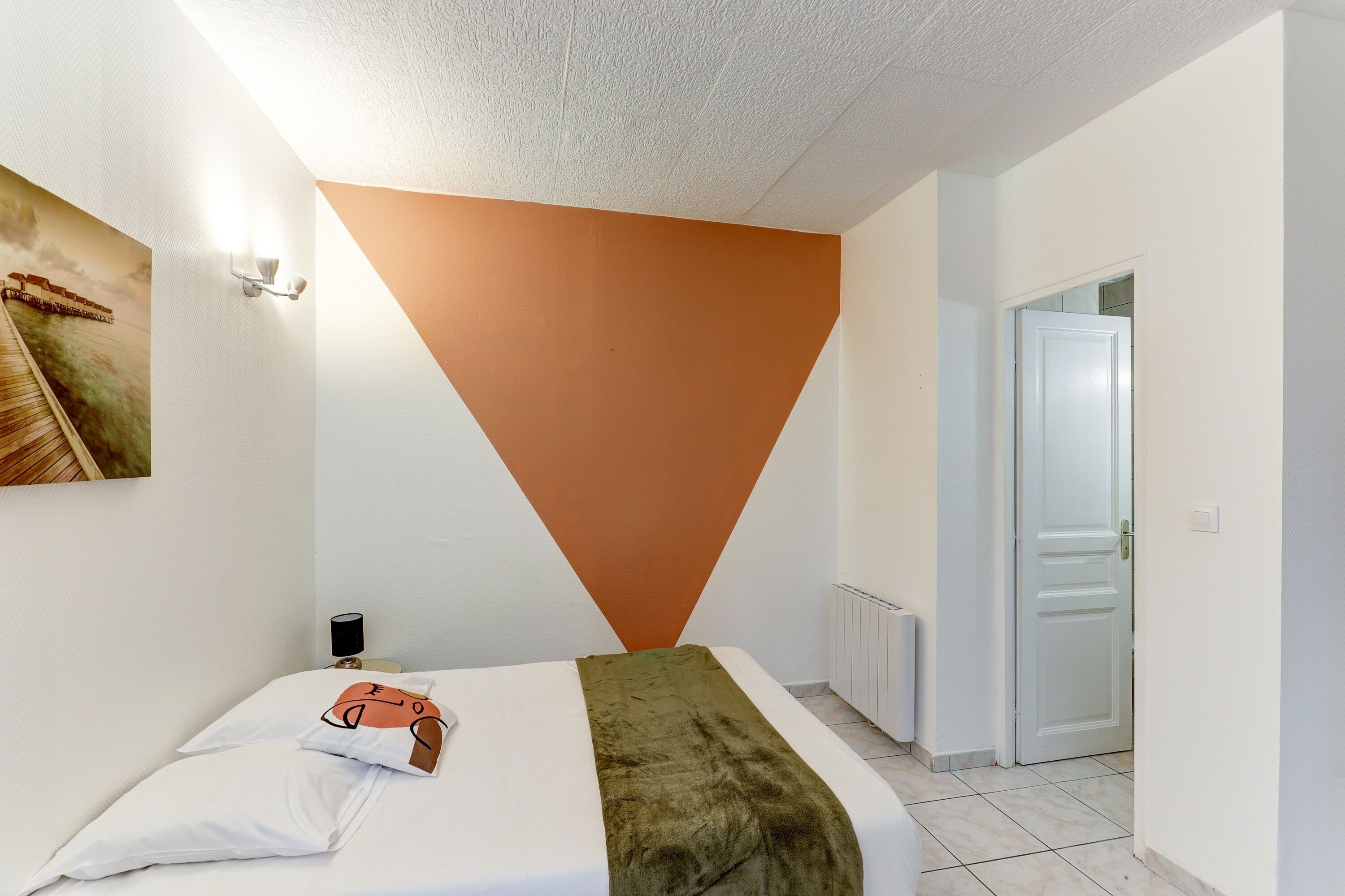 1 soverom, strykejern/-brett, wi-fi (inkludert) og sengetøy