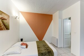 1 soverom, strykejern/-brett, wi-fi (inkludert) og sengetøy