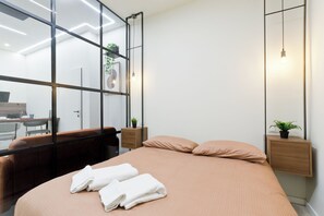 1 bedroom, free WiFi, bed sheets - Casa Cole - Studio Apartment, Sleeps 2 (Pescara)