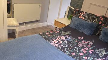 1 bedroom, iron/ironing board, Internet, bed sheets