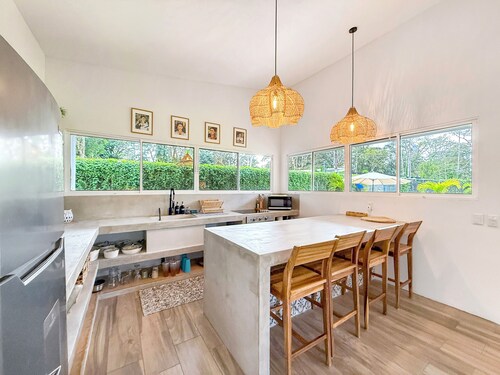 Adorable 2-bedroom house with AC in Puerto Viejo de Talamanca