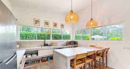 Adorable 2-bedroom house with AC in Puerto Viejo de Talamanca