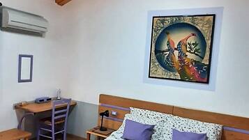 Room, 1 Bedroom, Smoking, Garden View | 1 bilik tidur