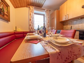 Dining - Apartment in Altenmarkt im Pongau with balcony (Altenmarkt)