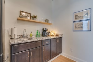 Deluxe Studio Suite, Non Smoking | Interior
