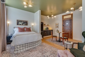 Deluxe Studio Suite, Non Smoking