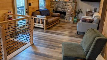 Smart-TV, Kamin, Videospiele, Bücher