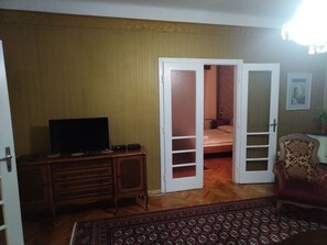 2 habitaciones, tabla de planchar con plancha y wifi gratis 