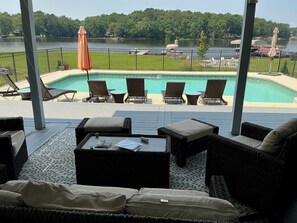 Outdoor pool - Lake Oconee Waterfront Retreat - 4bd/4ba with Pool, Spa, Dock, Ping-Pong & More! (Eatonton)