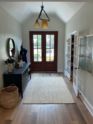 Interior - Lake Oconee Waterfront Retreat - 4bd/4ba with Pool, Spa, Dock, Ping-Pong & More! (Eatonton)