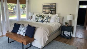 4 soveværelser, skrivebord, strygejern/strygebræt, weekendseng