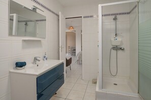Shower, hair dryer, towels - L’écrin - 40 m² - Entre mer et volcan (Baillif)