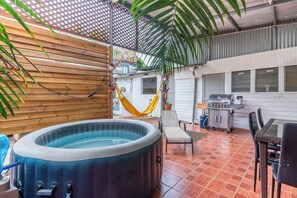 Terrace/patio - Le Nid Tropical - Jacuzzi - Vue sur Mer (Saint-Pierre)