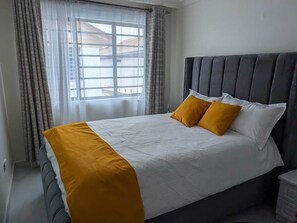 4 slaapkamers, een strijkplank/strijkijzer, wifi, beddengoed