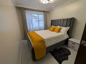 4 slaapkamers, een strijkplank/strijkijzer, wifi, beddengoed
