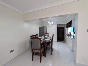 Dining - Modern House Close to Airports (Nairobi)
