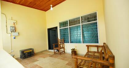 Tranquility Haven: Charming 2-bedroom house with AC in adorable Cape Coast