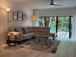 TV - Serene 2-bedroom townhome with AC in charming Islamorada (Islamorada)