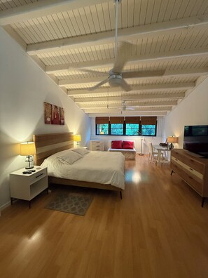 2 bedrooms, iron/ironing board, WiFi, bed sheets - Serene 2-bedroom townhome with AC in charming Islamorada (Islamorada)