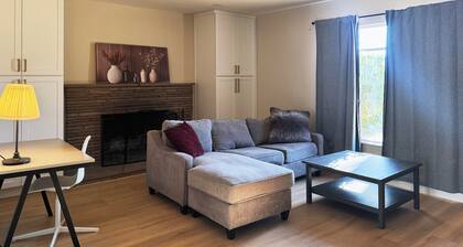 Stylish/Renovated 3B2BA Retreat