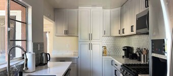 Stylish/Renovated 3B2BA Retreat