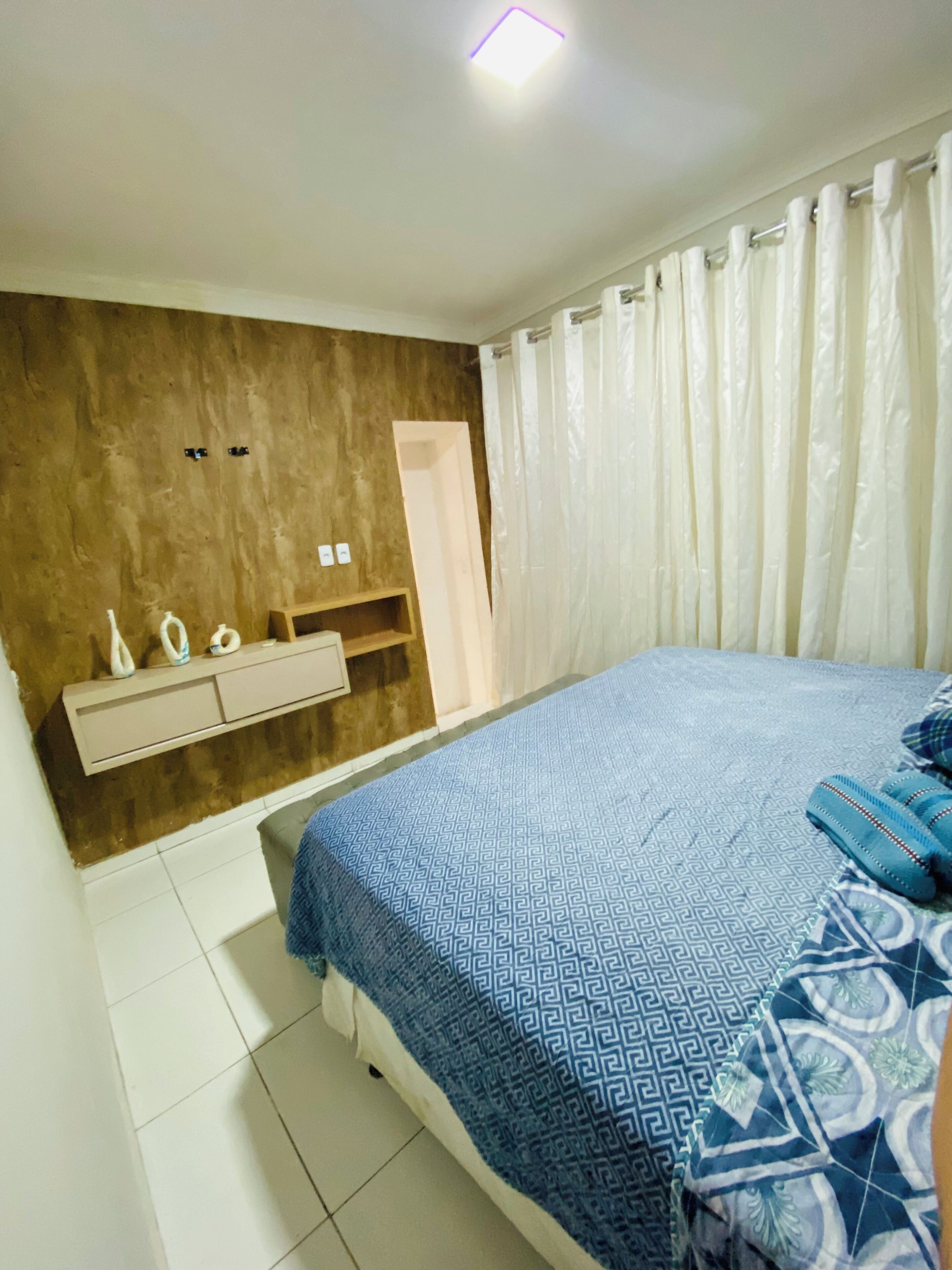 Bügeleisen/Bügelbrett, Internetzugang, Bettwäsche