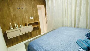 Bügeleisen/Bügelbrett, Internetzugang, Bettwäsche