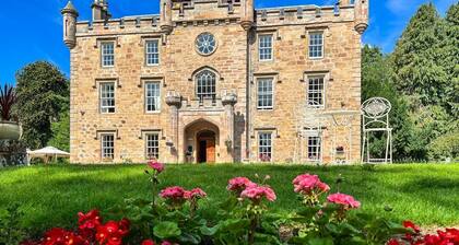 Averon Castle - Nine Bedroom Castle, Sleeps 22