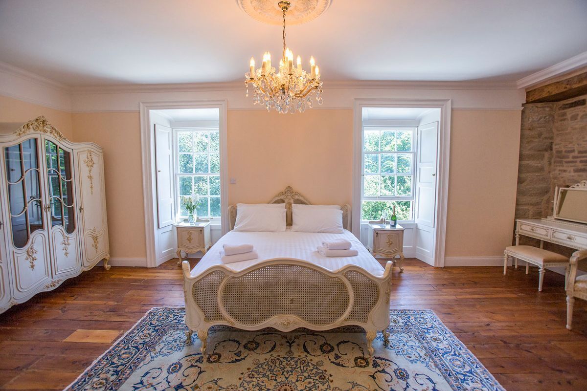 Fer et planche à repasser, accès Internet, draps fournis