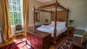 Iron/ironing board, internet, bed sheets