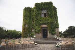 Zona a l'aire lliure per a la celebració de banquets