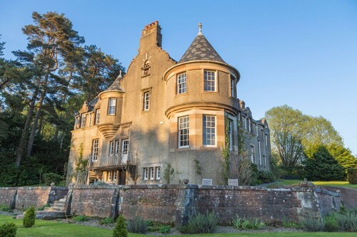 Loch Lomond Manor - Six Bedroom Villa, Sleeps 10