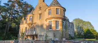 Loch Lomond Manor - Six Bedroom Villa, Sleeps 10